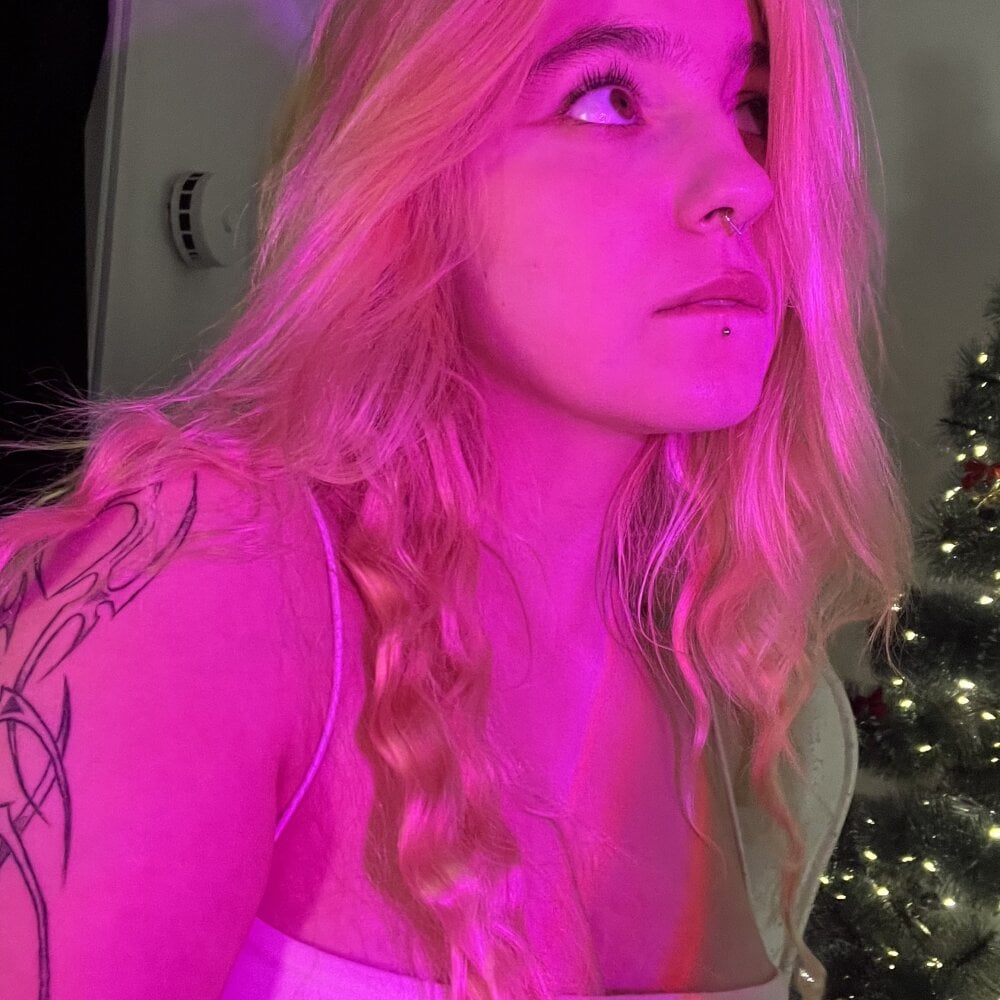 HornyyEvaa profile