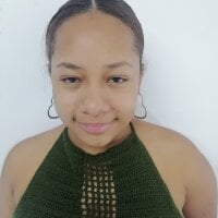 bitch_girl_xxx's Offline Chat Room