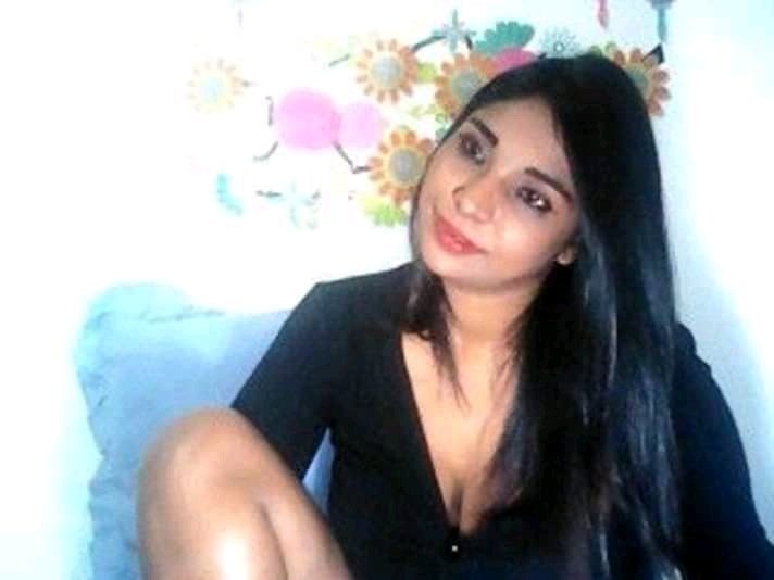 Indian_ppriyanka4 live cam model at StripChat