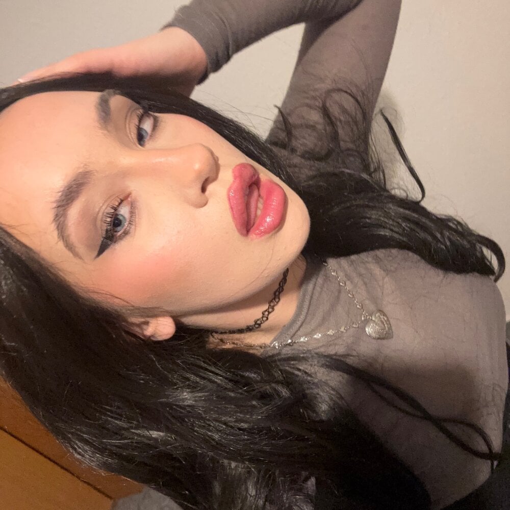 meliraya from stripchat