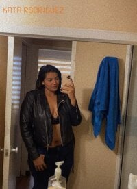 Shopia_martinez's Offline Chat Room