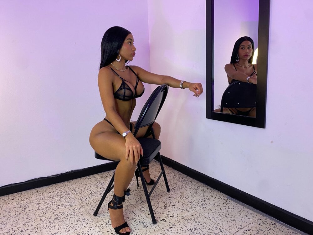 Roxanne_Velvet profile