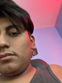 frank_yarmi_sexy's Offline Chat Room