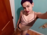 areyoumine's Offline Chat Room