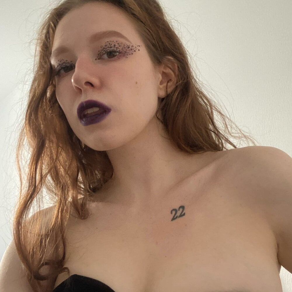 Viktoriya_Oliver Chat Room offline