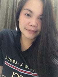 Innocent_Lauren's Offline Chat Room