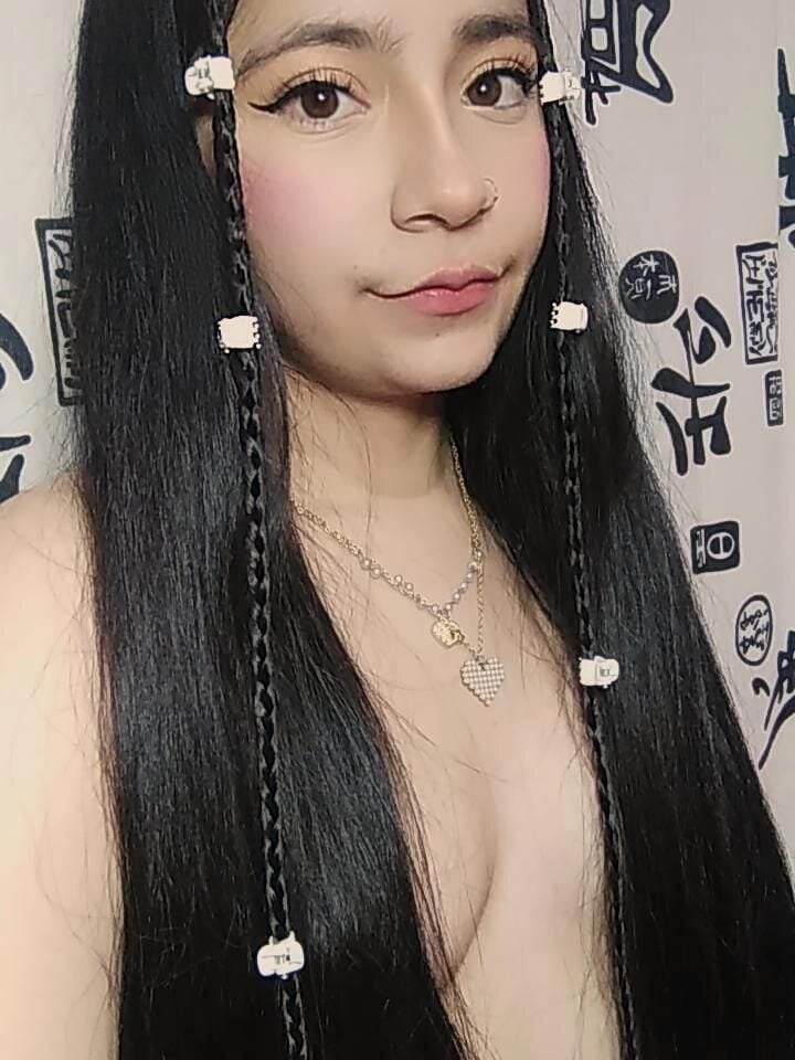 litle_mily_'s Offline XXX Chat