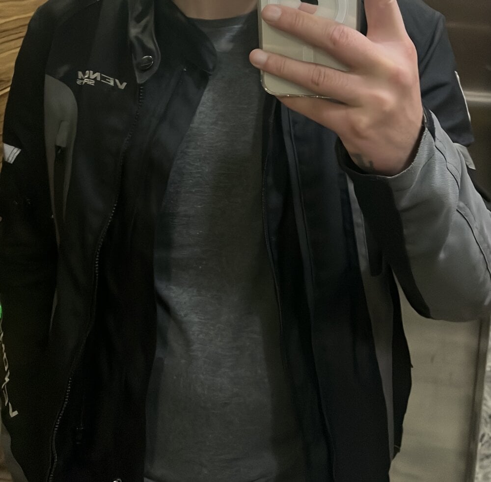 turkishman Adlı Modelin Çevrimdışı XXX Sohbeti