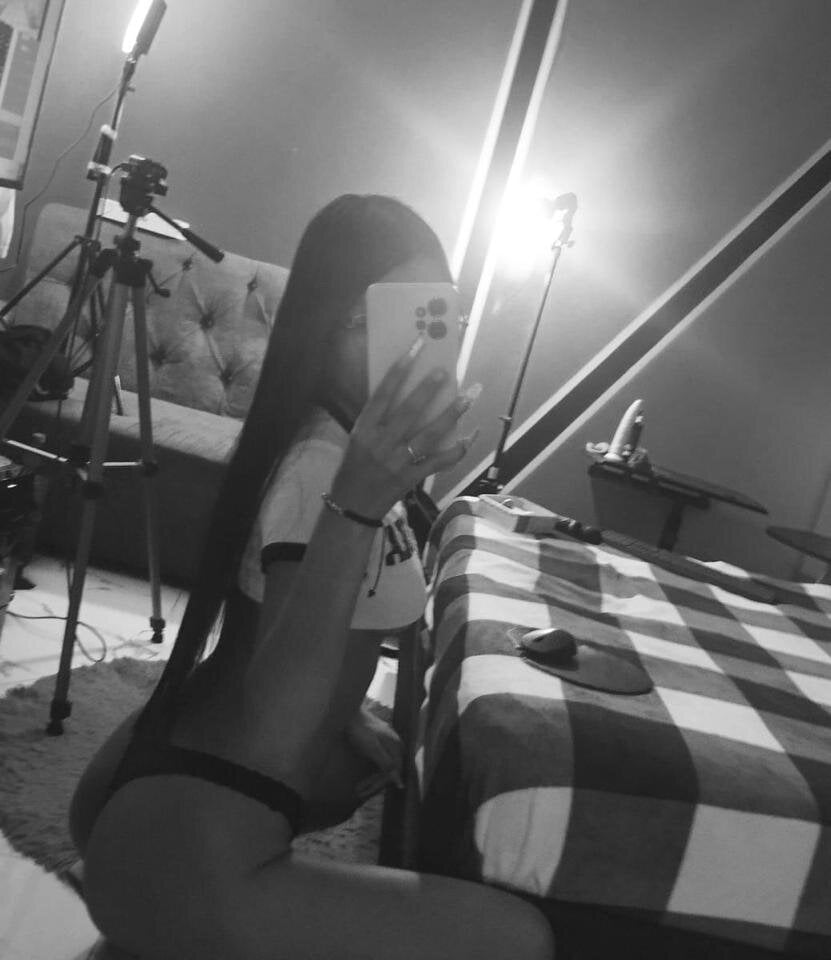 zoe_small from stripchat