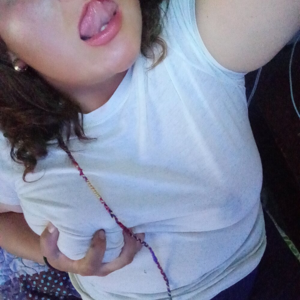 sexcityguide.com valeria-got livesex profile in large-tits cams