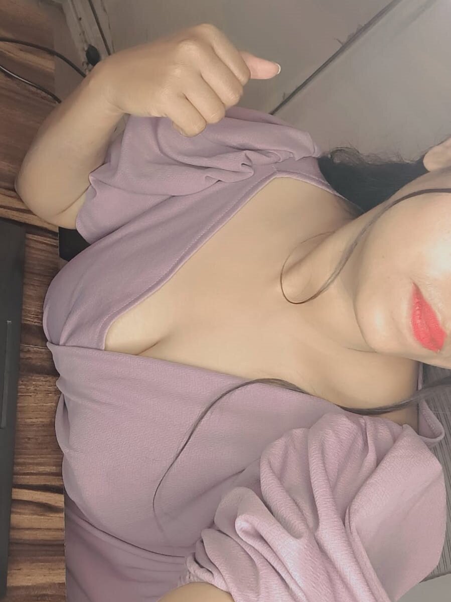 LIYO_ live cam model at StripChat