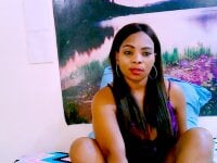 EbonyCake69's Offline Chat Room