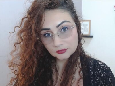 Amelie_Bakerr_ Free Live Webcam Show & XXX Chat | xHamsterLive