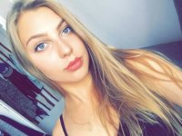 KristinaKiss' Offline XXX Chat