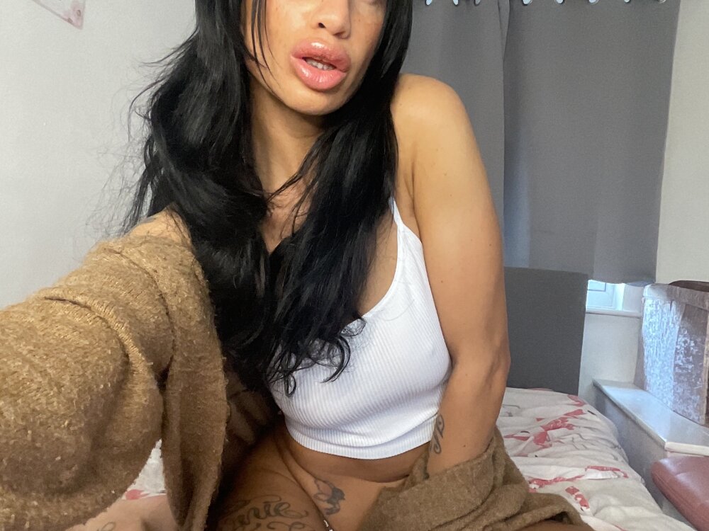 Live sex webcam photo for Cindy_Sindee #289936880