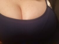 boobsdick85's Offline Chat Room