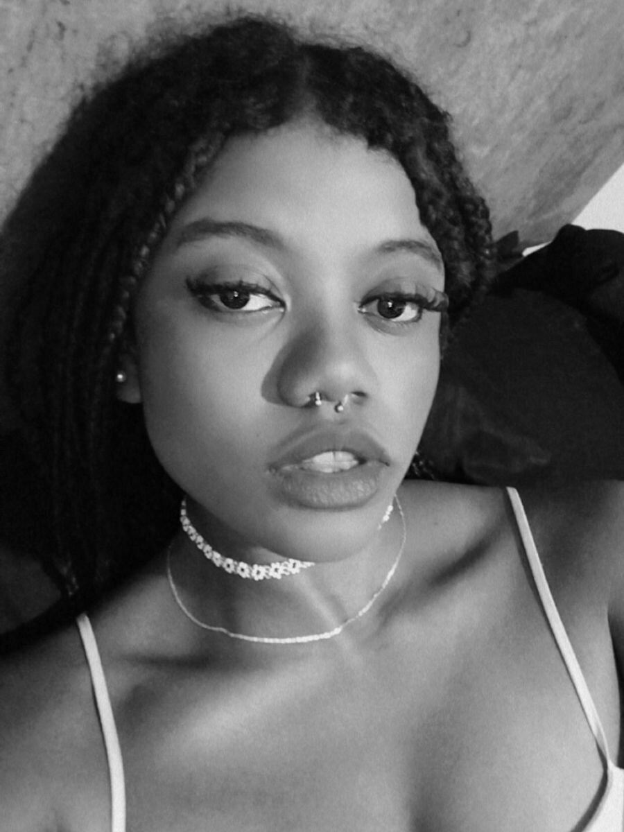 bell_brimsley from stripchat