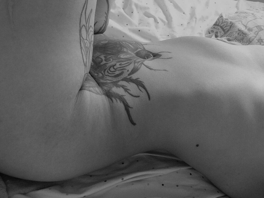 leonela_dh profile