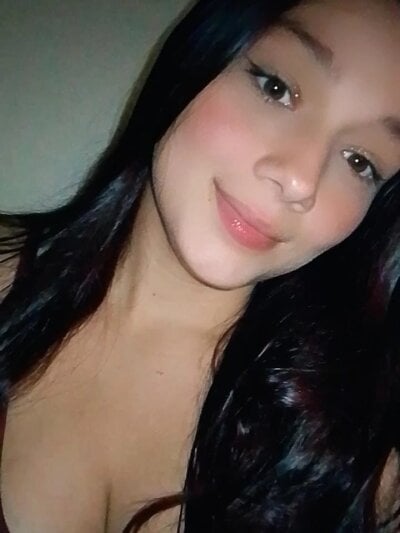 Aitana_bloom Female Smallaudience Online Webcam Nude
