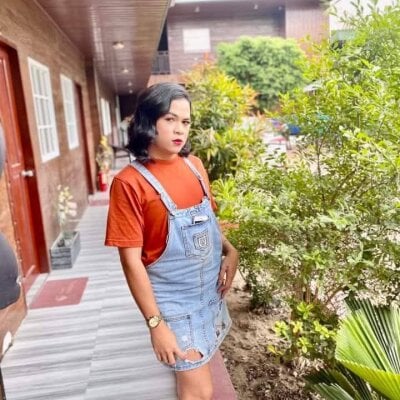 Urlovely_marjorie Trans Curvy Striptease Cam