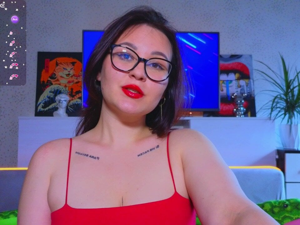 EsterLogan's Offline Chat Room