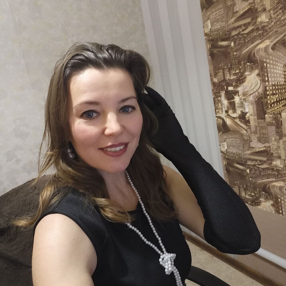 VselenaSun402 live cam model at StripChat
