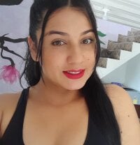 gigilovedback's webcam live show
