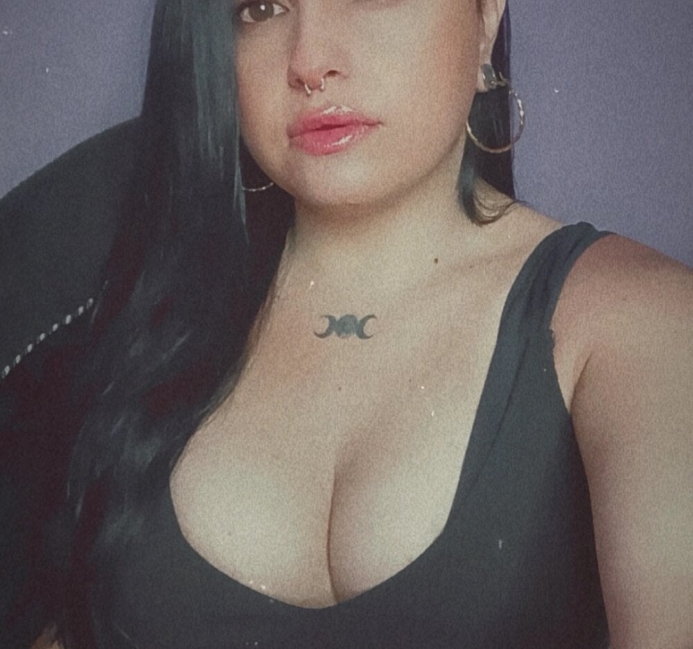 Im-MissFabiola's Offline XXX Chat
