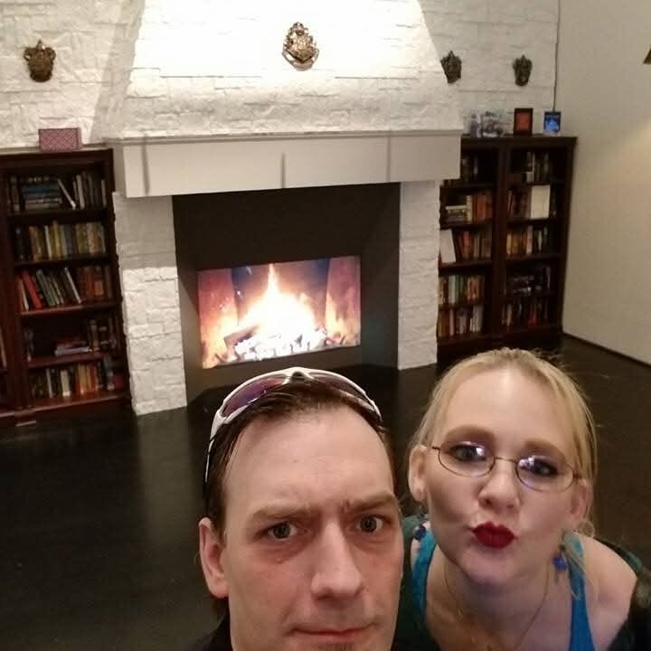 ladykiva_n_hubz from stripchat