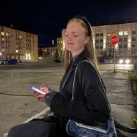 AnneFordn's Offline Chat Room