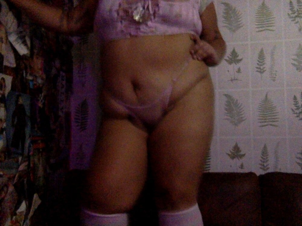 annoyedputa live cam model at StripChat