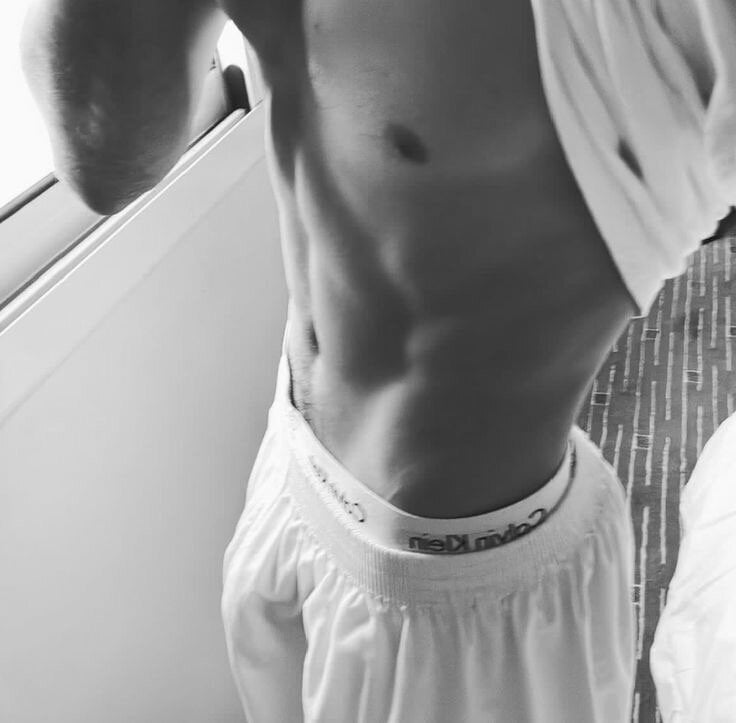 Ilyass_heway Adlı Modelin Çevrimdışı XXX Sohbeti