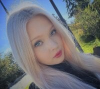 ElsaDivineのライブXXXチャット