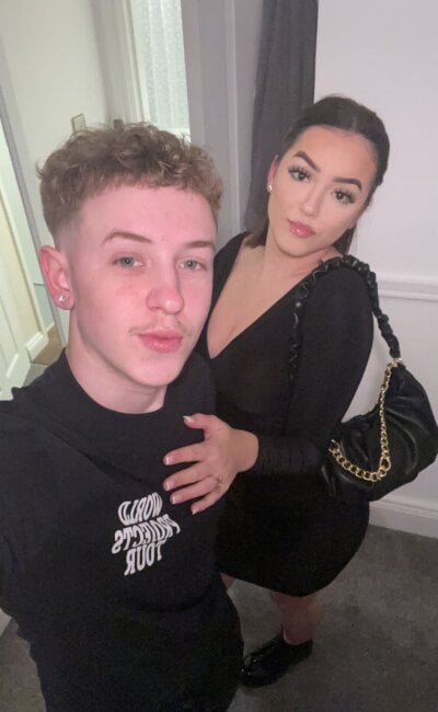 Shelovesc Couple Deepthroat Cam Striptease