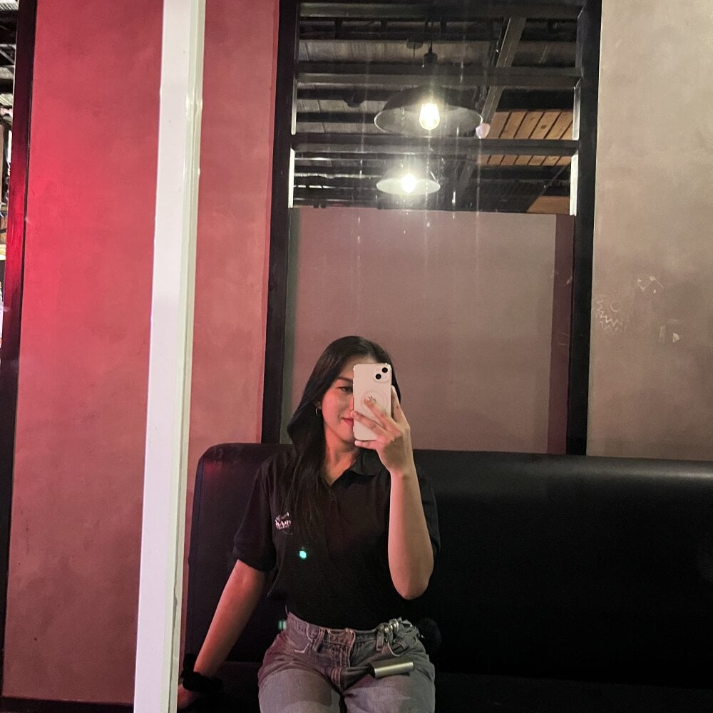 SabrinaRiches' Offline XXX Chat