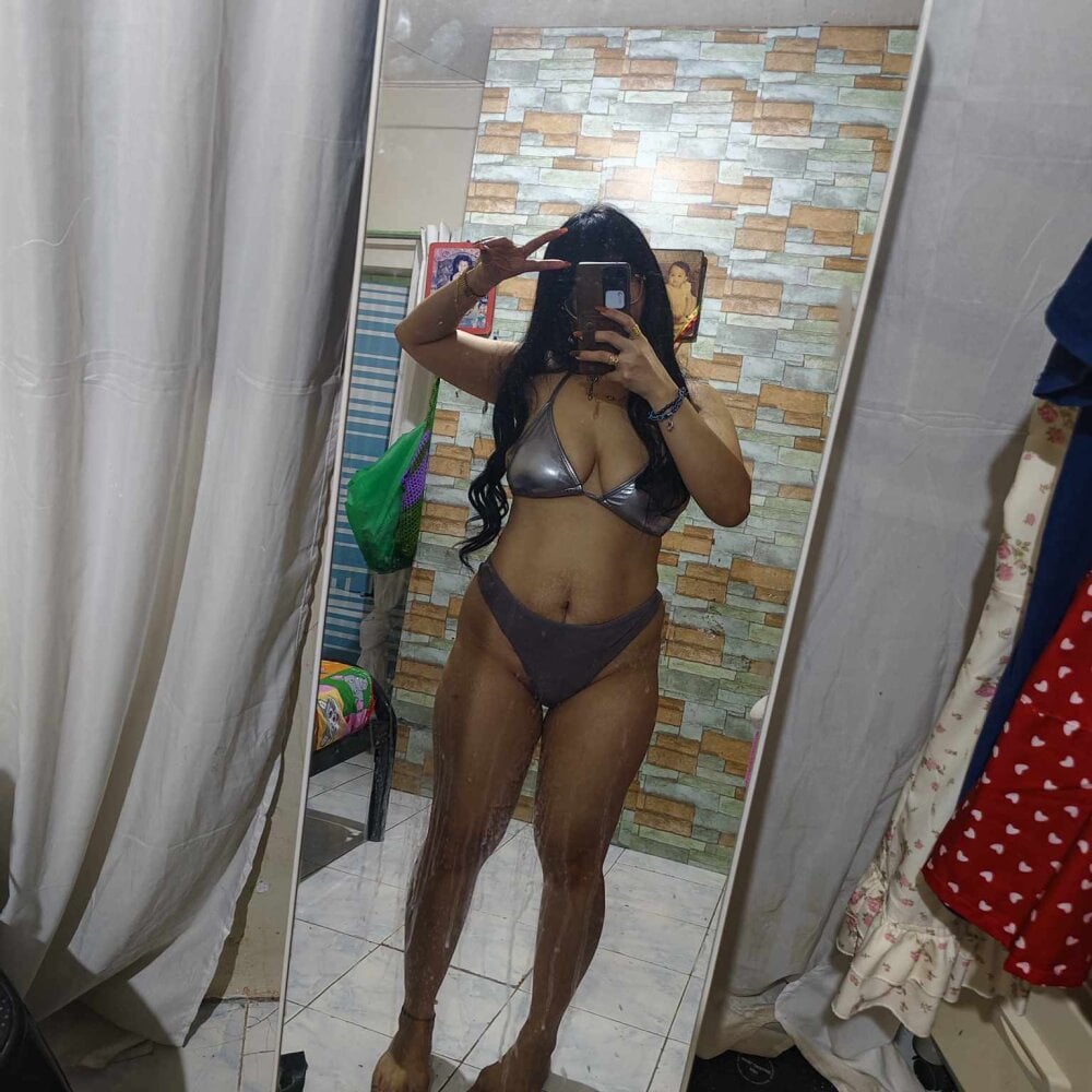 watchgirlcam.com pinkyrosexx livesex profile in in-my-flower-kingdom cams