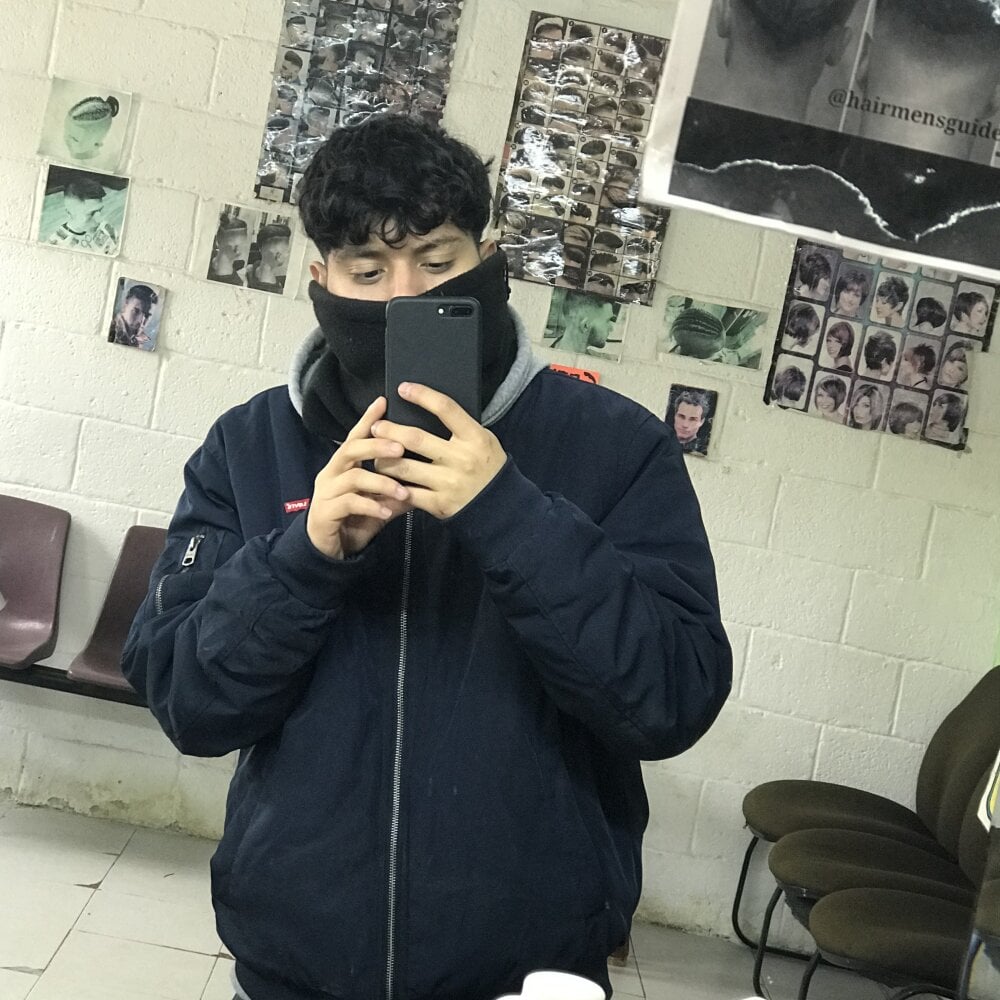 Julio_Pene0's Offline XXX Chat