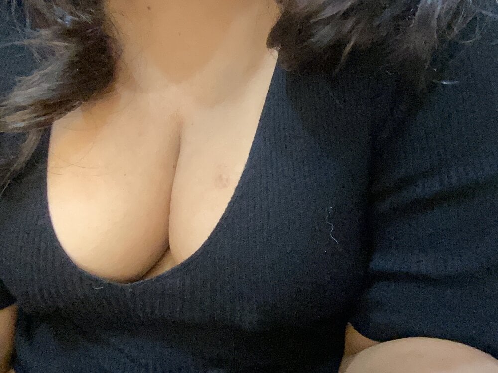 sexy-smilly- from stripchat