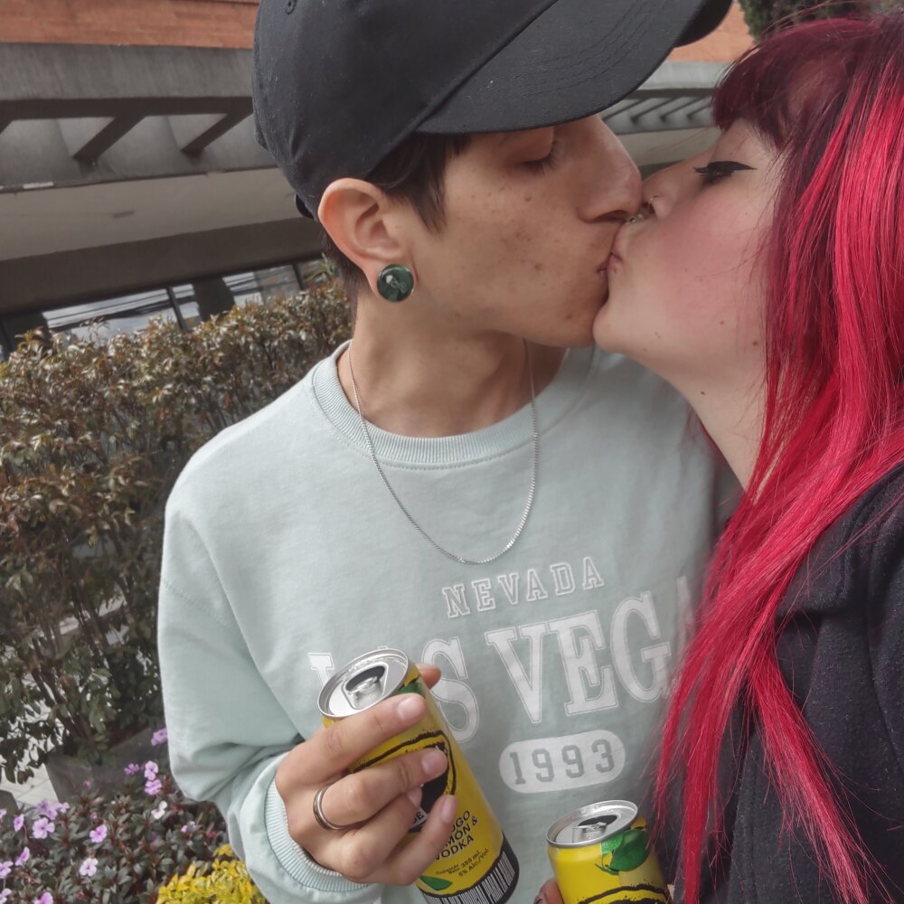 Live sex webcam photo for cherrybluehot #286717634