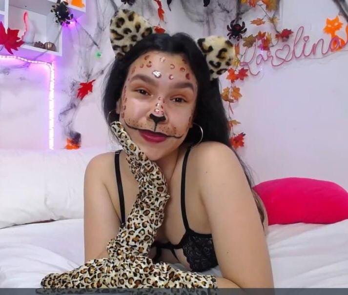 Live sex webcam photo for Karolina_1 #289957899