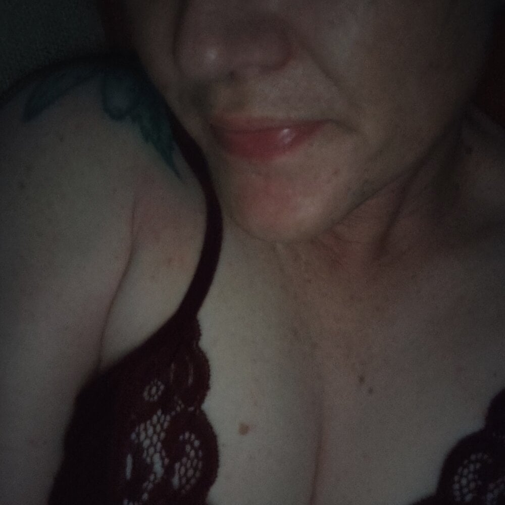 amateursex-livecam.com nostalgicbeauty5 livesex profile in athletic cams