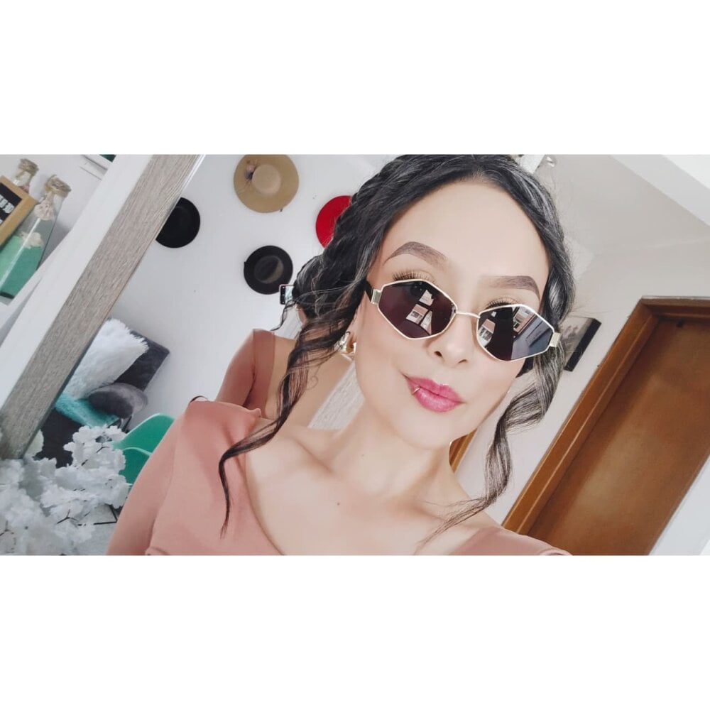 myliveeroticcams.com aurora_williams___ livesex profile in oms-oms cams