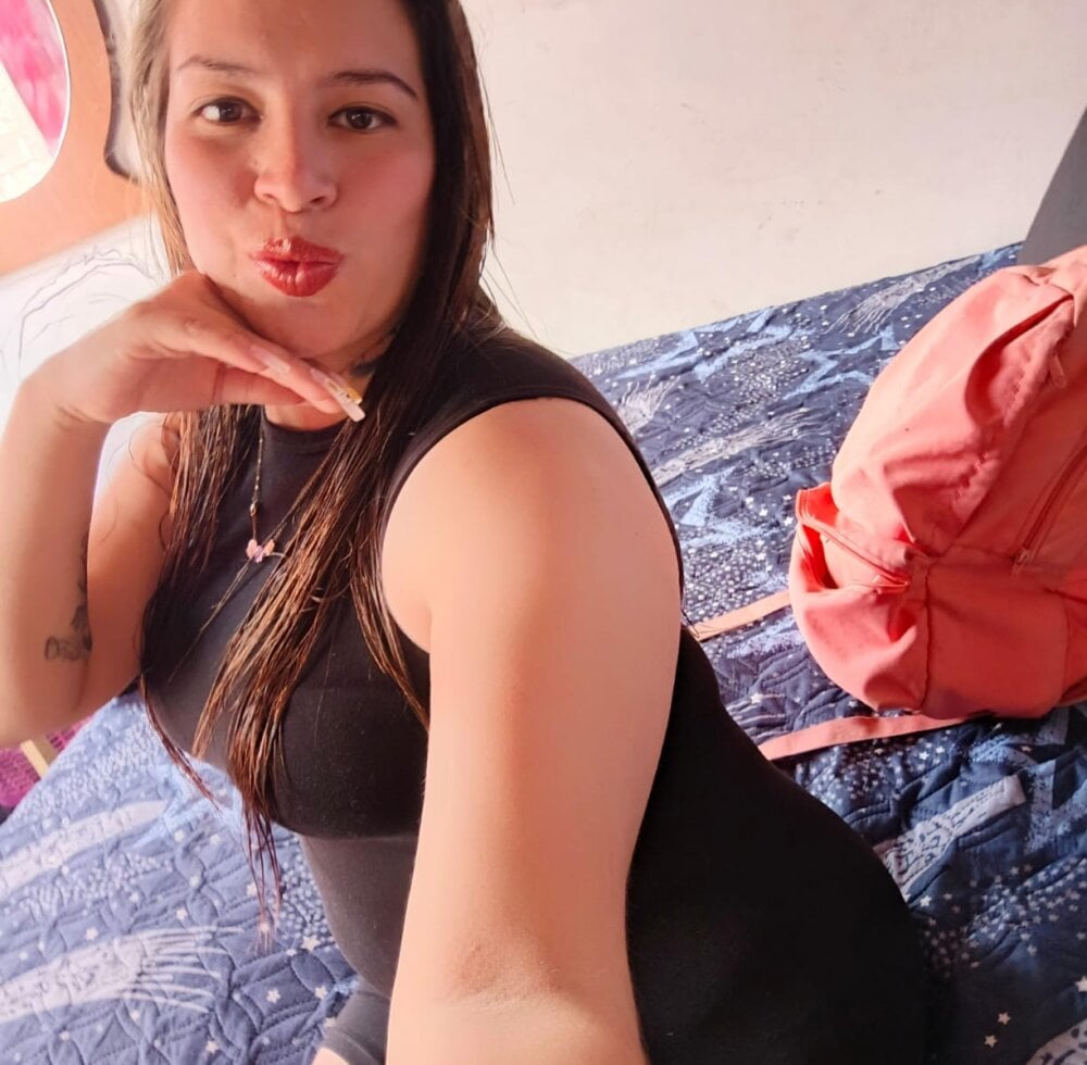 cloequeen15 from stripchat