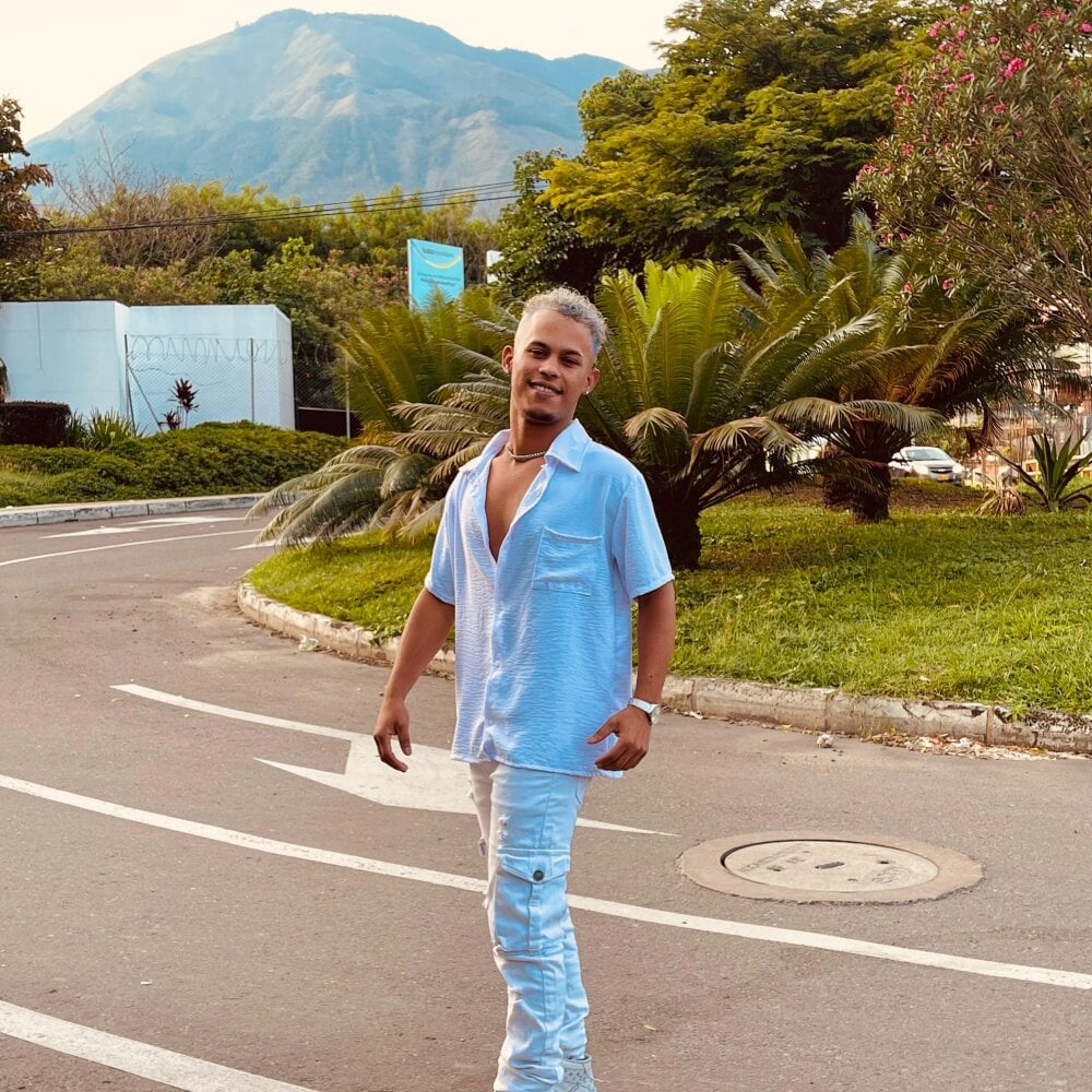 enrique_bigcock2
