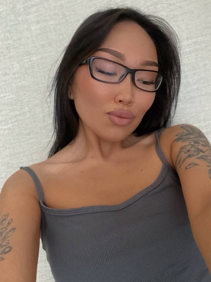 adrianochi from stripchat
