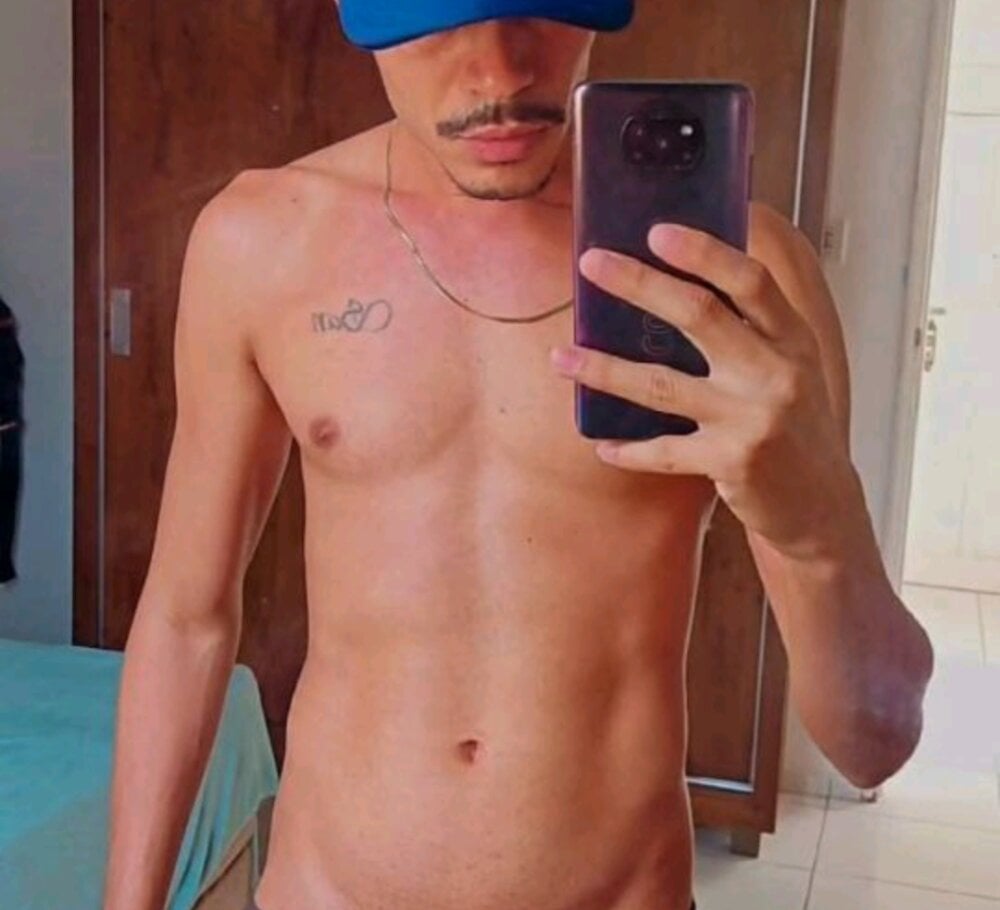 rafaelbaiano35 from stripchat