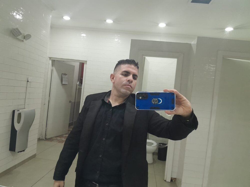 Eduard990302's Offline XXX Chat