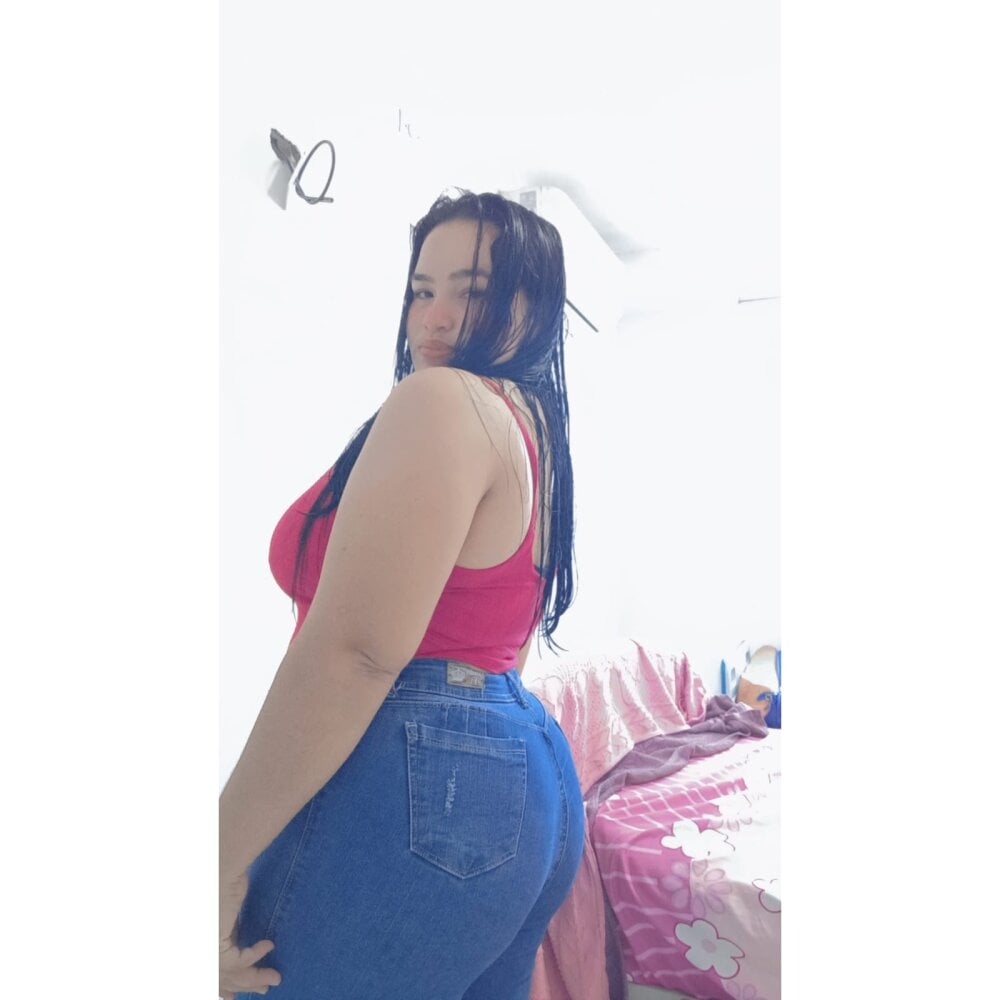 stripchat sofi_ramirez webcam profile pic via bestlivesexchat.com