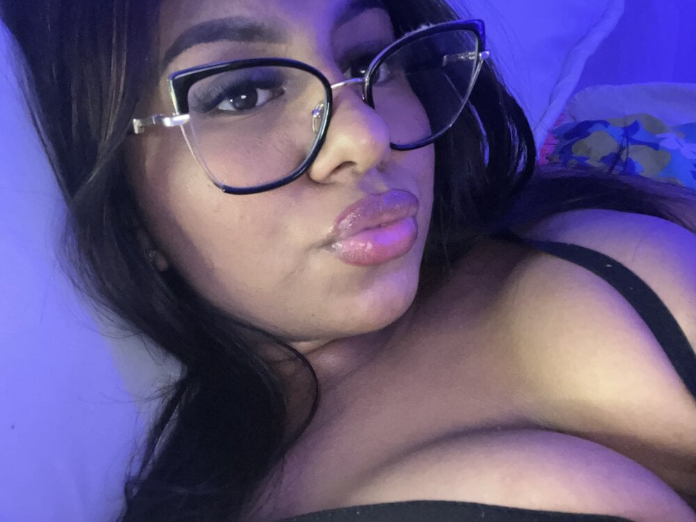 Emmily_Vargas profile