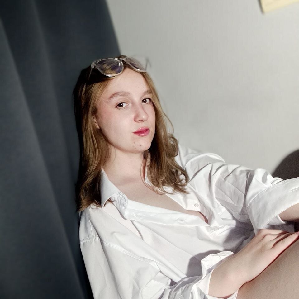 Live sex webcam photo for KatrinaFlam #289946835